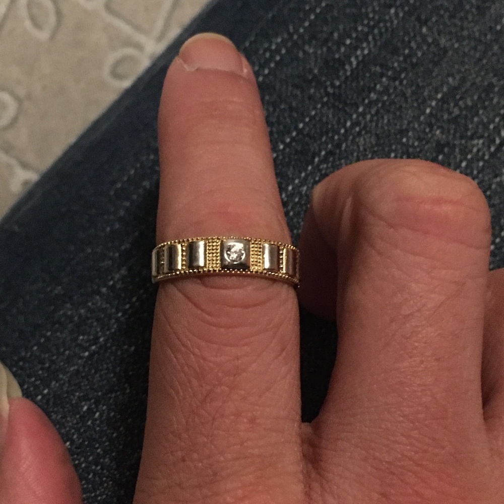 Men’s wedding ring